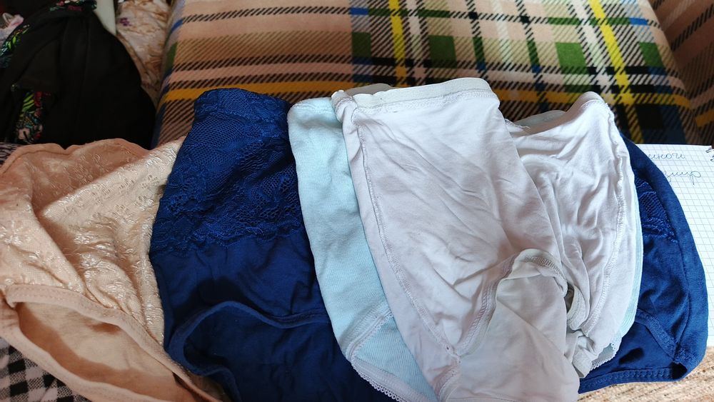 Продам женскую одежду лотом,читайте описаних.