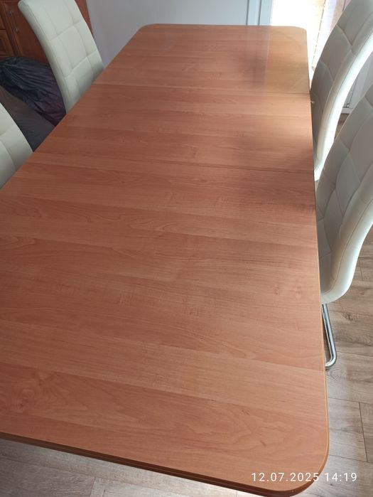 Stół rozkładany na 8 miejsc, solidny