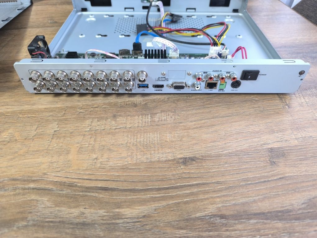 Відеореєстратор Hikvision DS-7216HQHI-F2/N