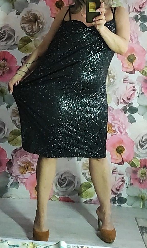 Błyszcząca sukienka plussize 48