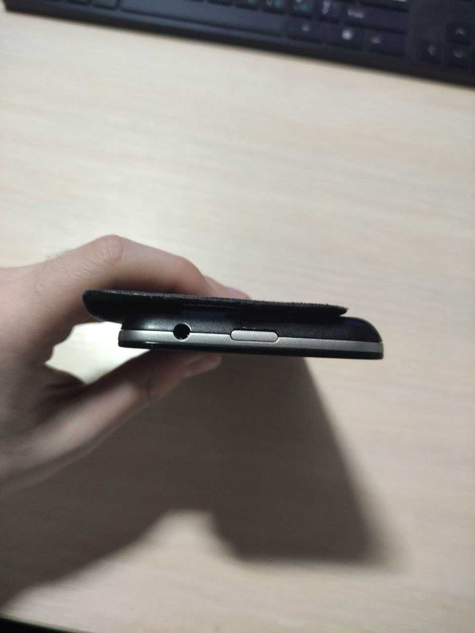 Продам телефон BlackBerry z30 STA 100-5