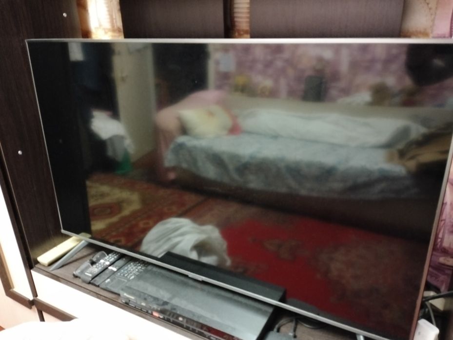 Продам телевізор Samsung UE50TU7100U