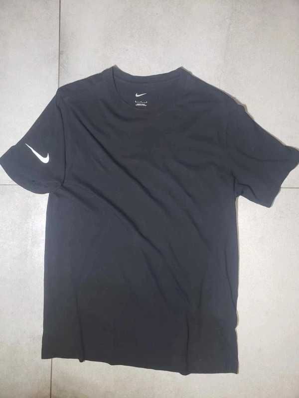 Nike Tshirt Koszulka black basic training drip minimalistic lato