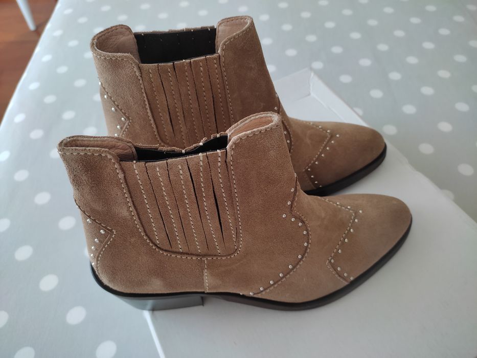 Botins camurça Taupe NOVOS