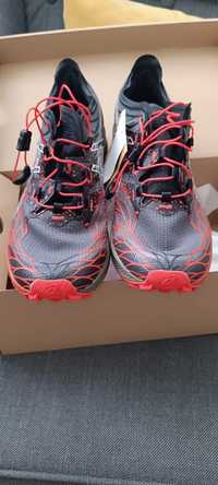 Asics Fujispeed 1011B330 Black/Cherry Tomato 002