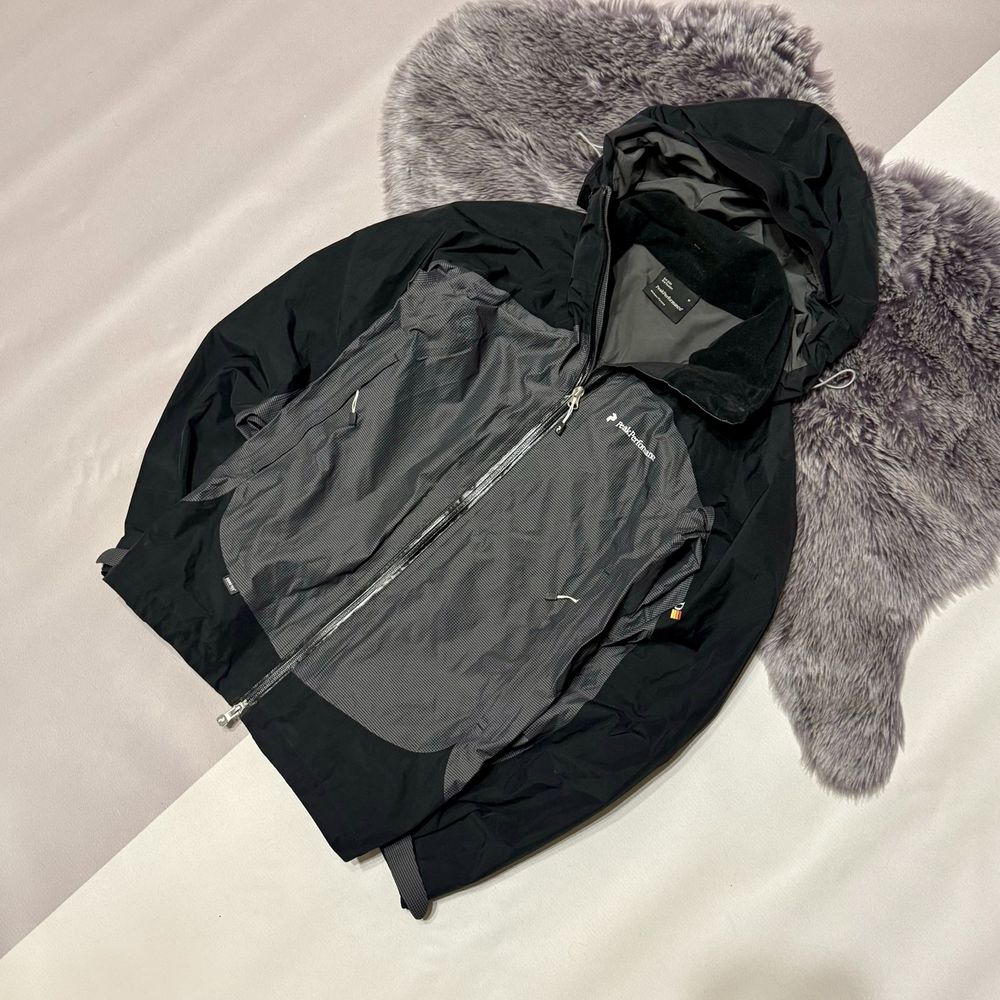 Жіноча куртка Peak Performance Gore Tex М розмір 2129