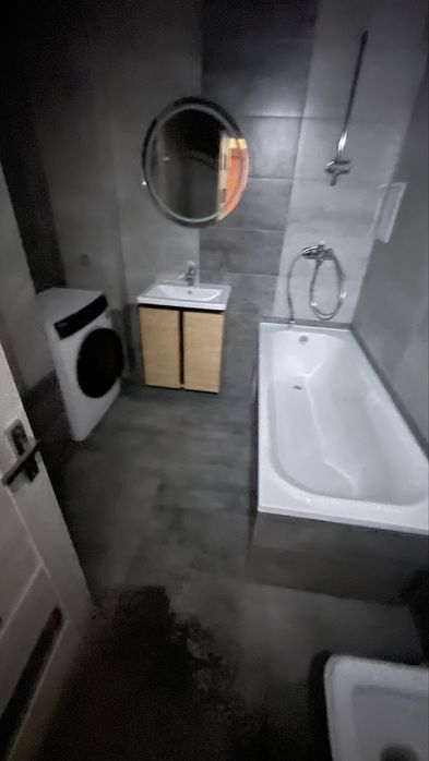 Продам 5 кімнатну квартиру в Центпі міста