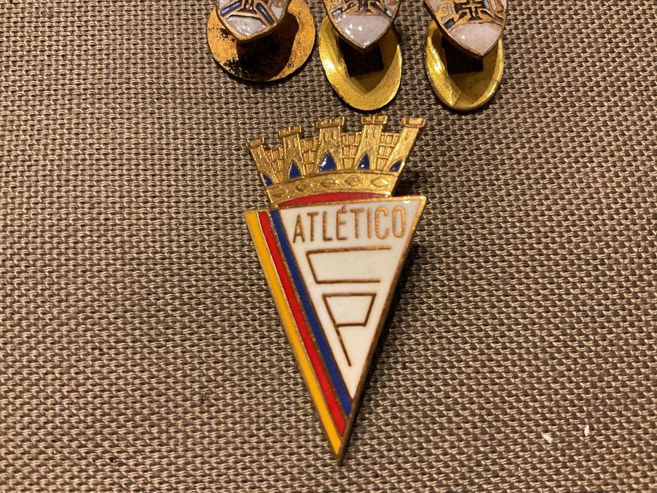 Pins, botão de lapela Atletico Clube Portugal e Belenenses esmaltados