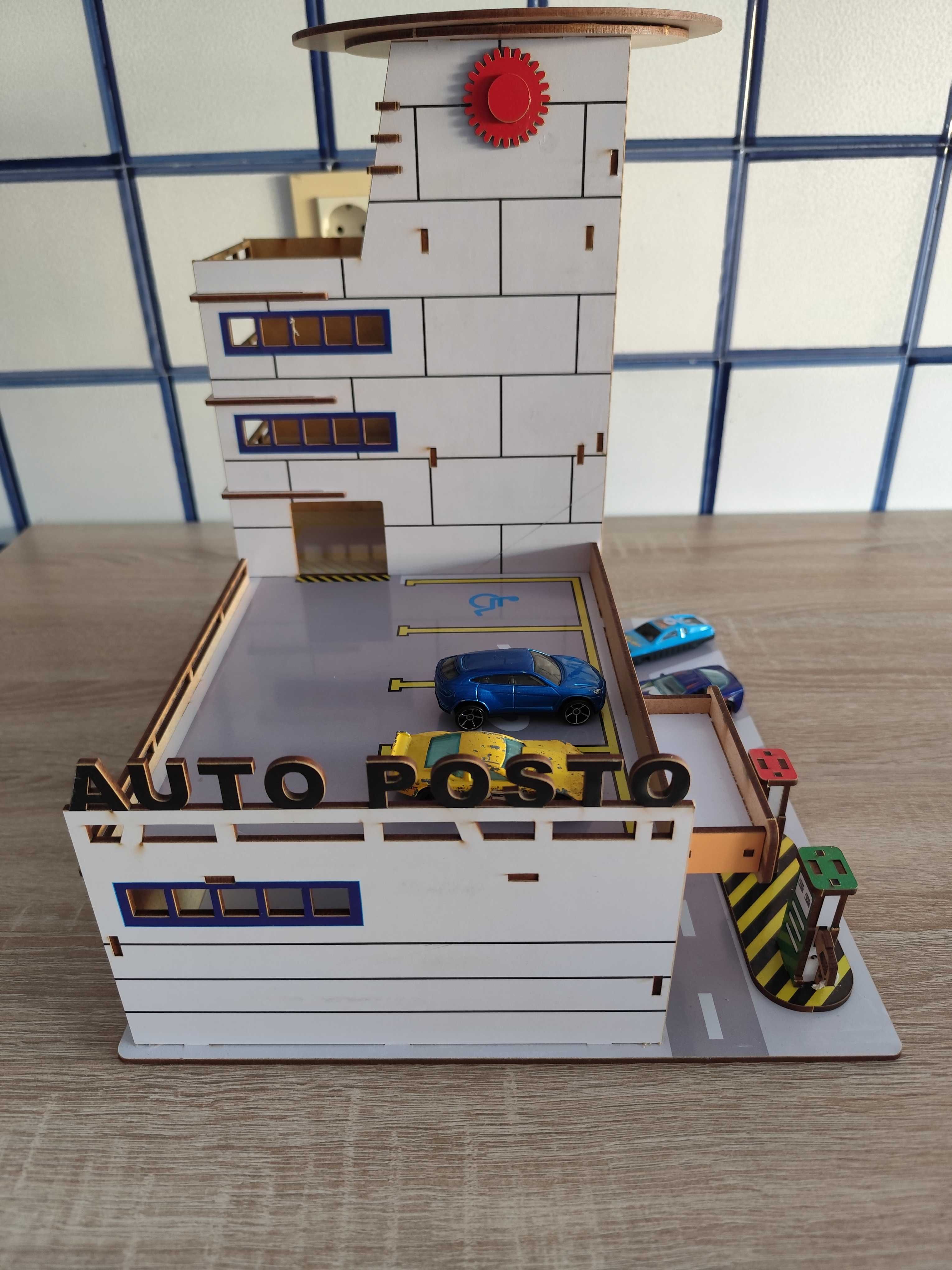 Brinquedo postinho de gasolina em MDF