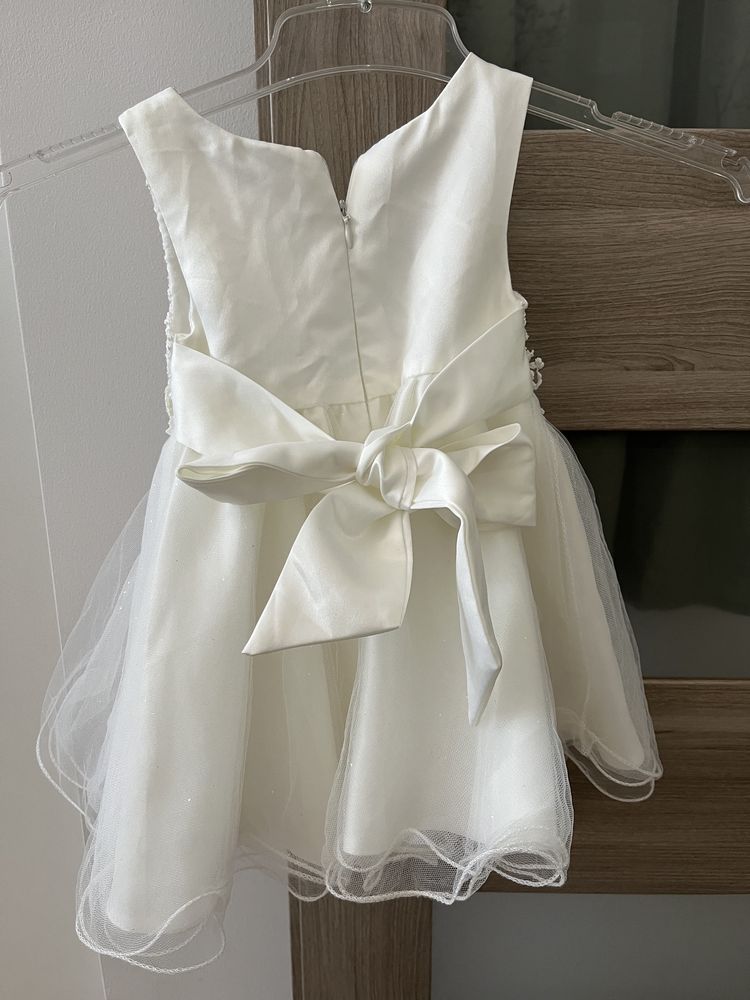 Biała sukienka niemowlęca r.80/86