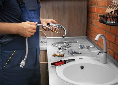 Сантехник предоставит услуги