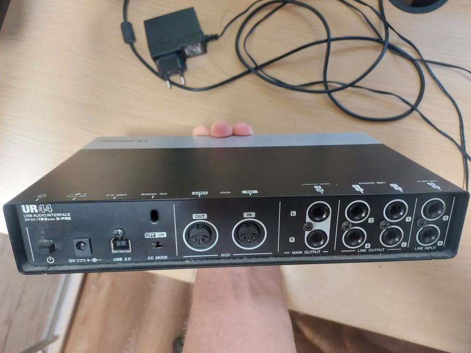 Звуковая карта Yamaha Steinberg UR44