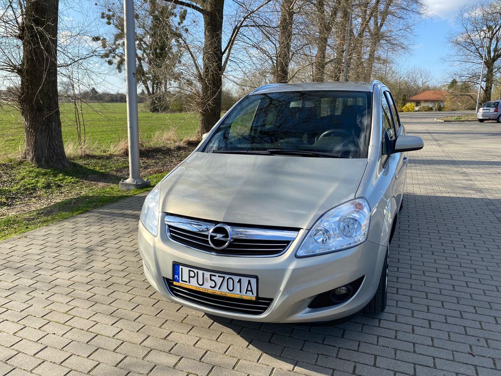 Opel Zafira (7os.) 2008 rok