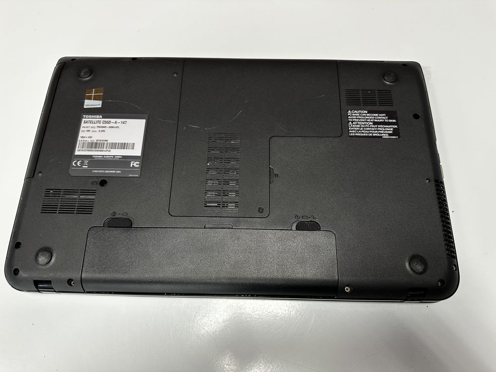 Laptop Toshiba satellite c55d E1/256gb/4gb radeon Hd 15,6"
