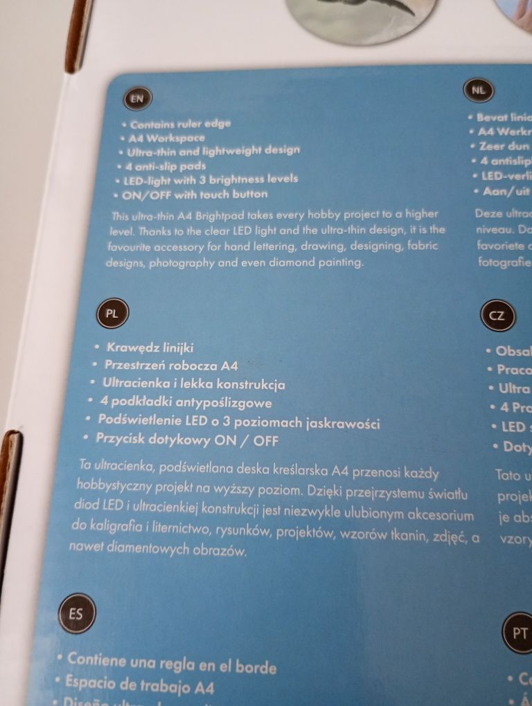 Deska kreślarska LED A4  3 tryby świecenia