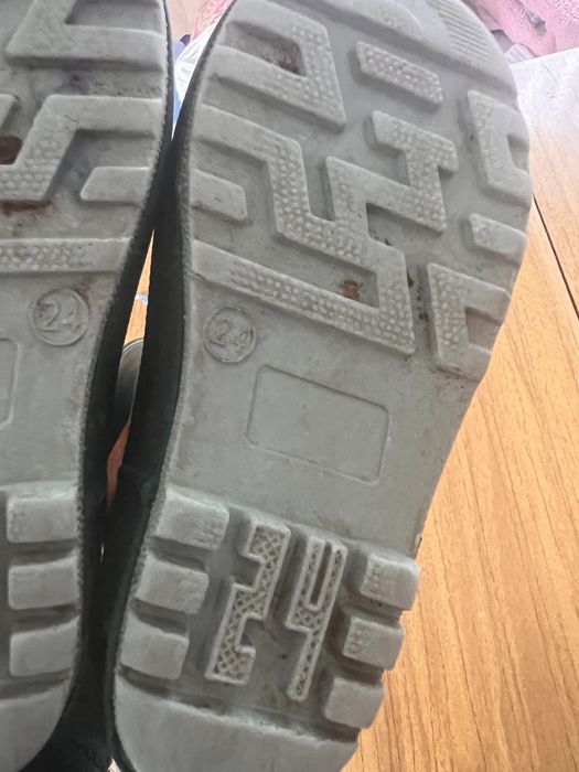 Сапожки 24 розмір гарні