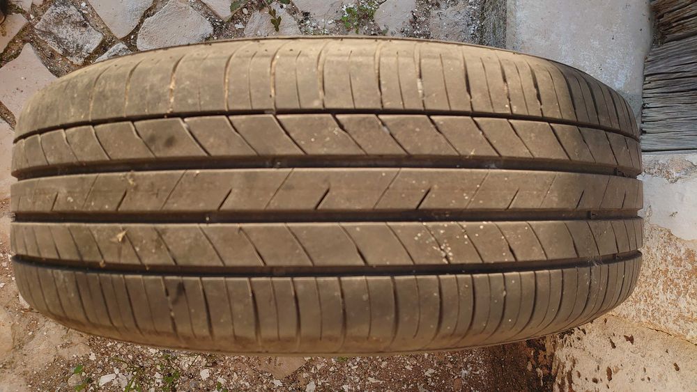 Pneus 205/60/15 Excelentes