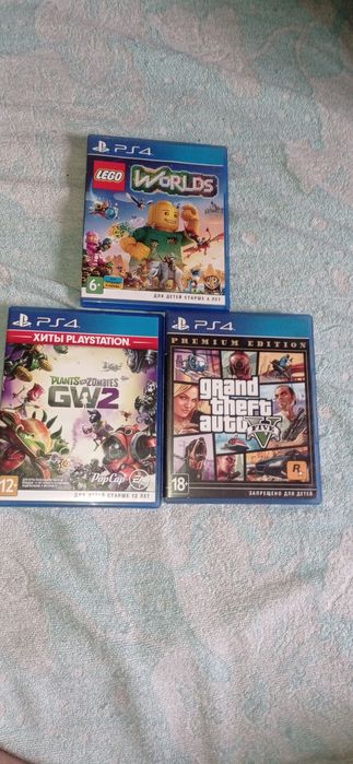 Продаю пс4 слім на 1 tb з двома доалшоками