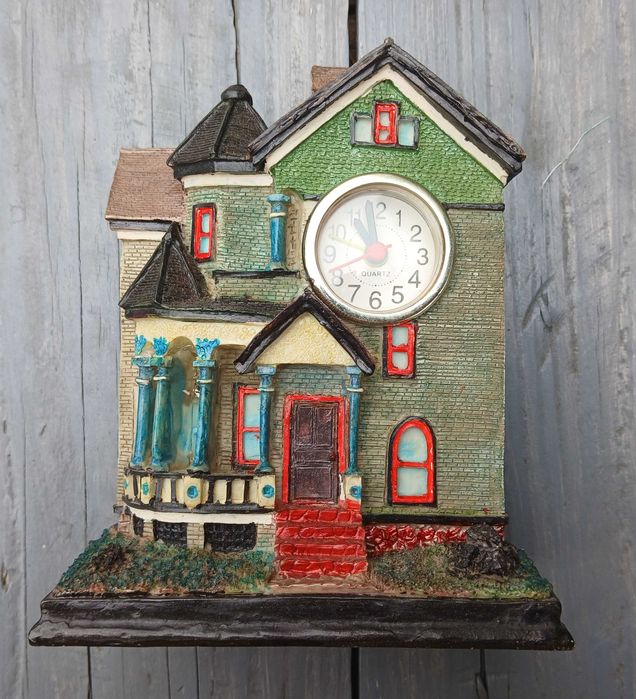Zegar domek 17x12x6 cm