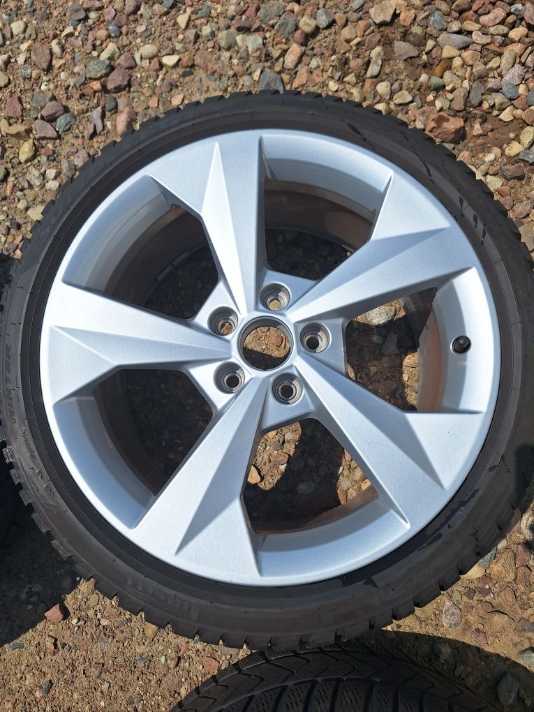 Koła zimowe Audi A3 S3 8Y 225 40 r18