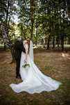 Efektowna suknia ślubna royal wedding