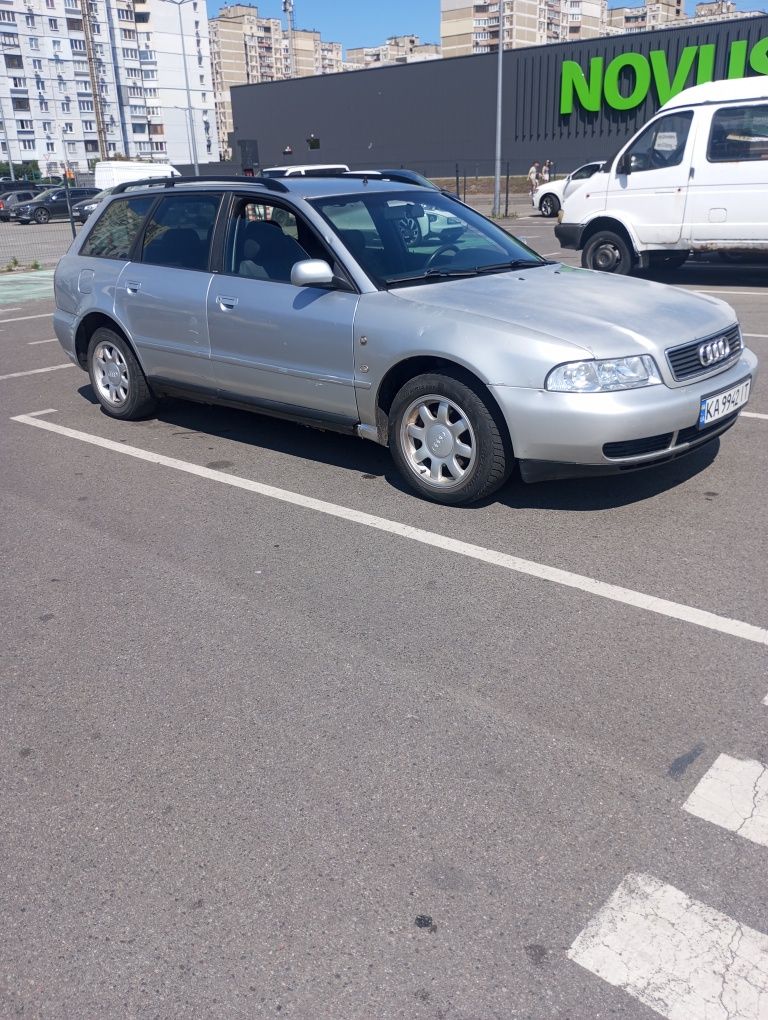 Продам ауді А4 автомат