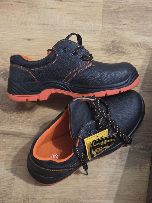 Спецвзуття Urgent 42р.