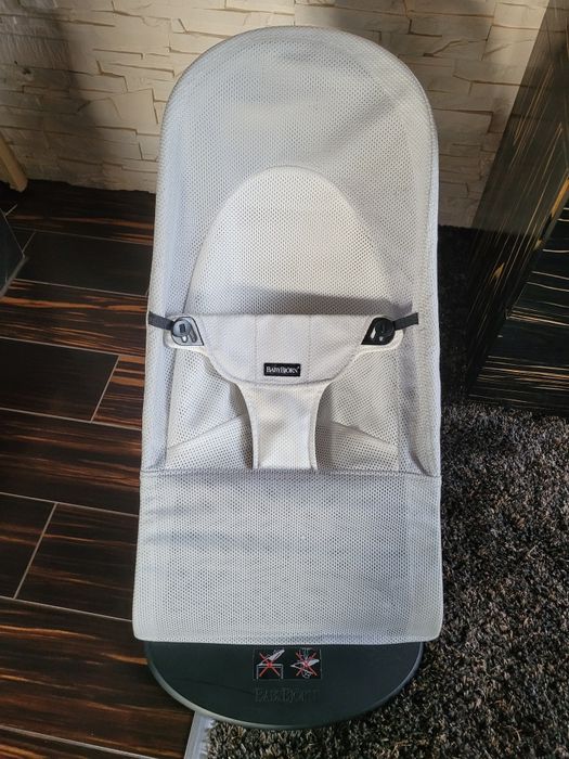 Leżaczek BABYBJORN BALANCE soft mesh  bujaczek