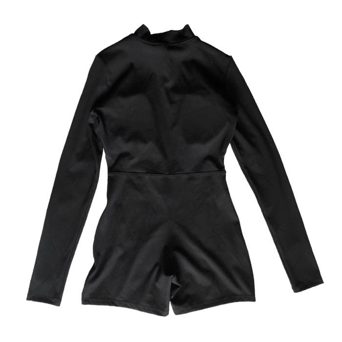 фітнес комбінезон на блискавці, з шортами. чорний колір