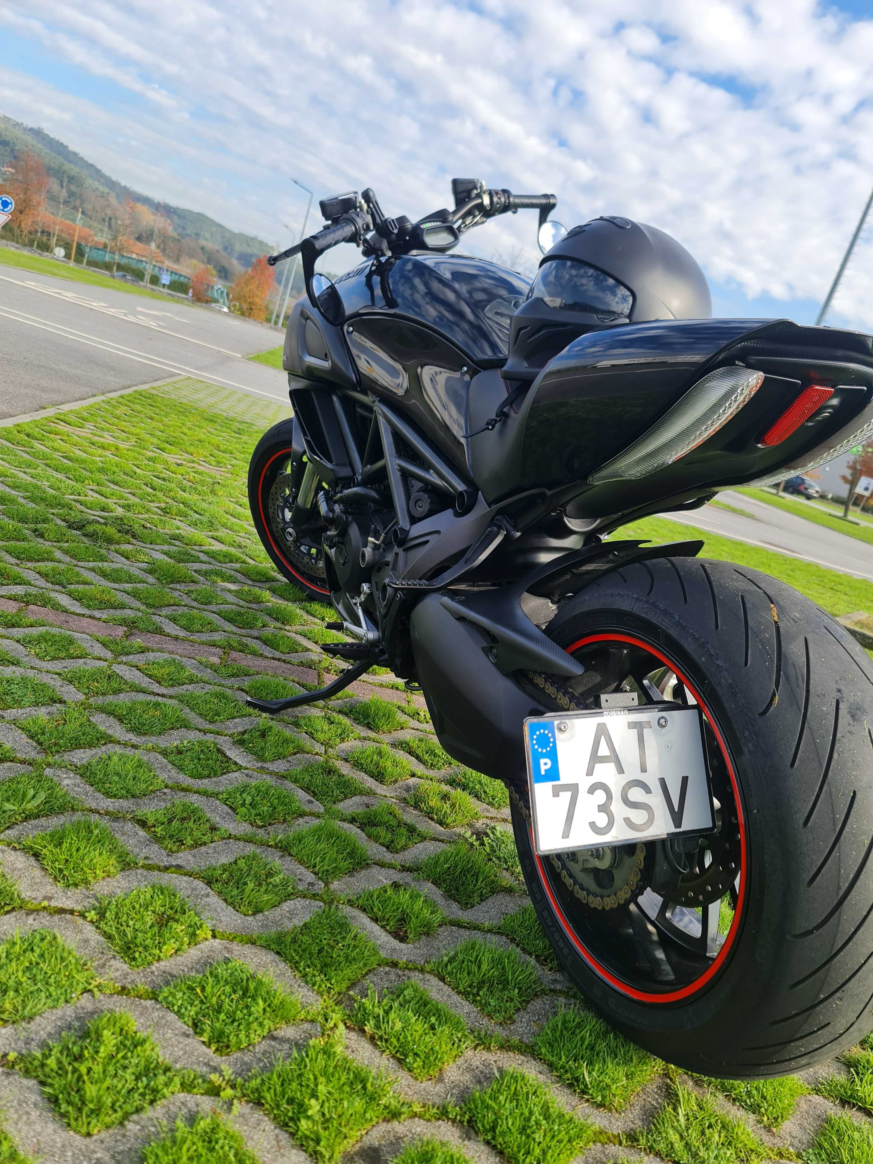 Ducati Diavel 1200 versão AMG