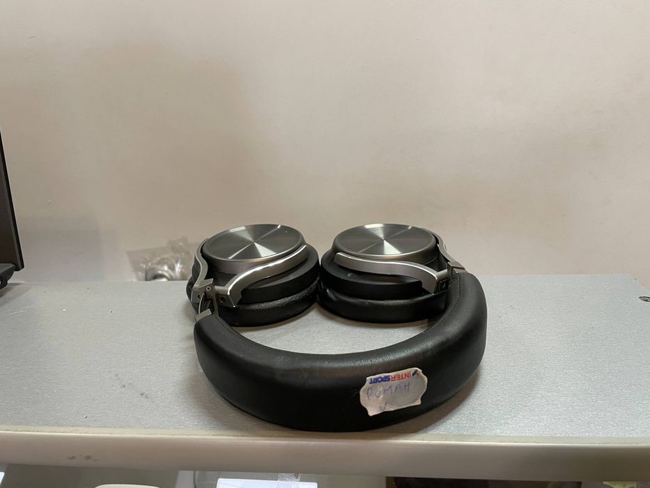 Бездротові ігрові навушники Corsair Virtuoso RGB Wireless