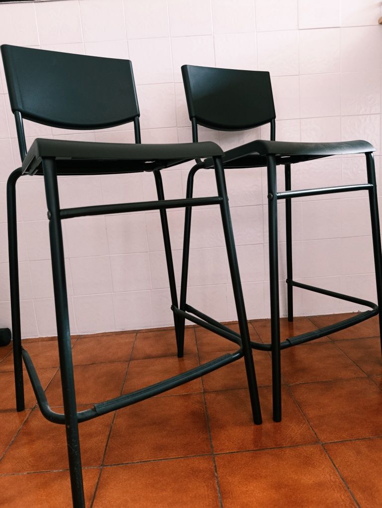 Cadeiras altas de balcão