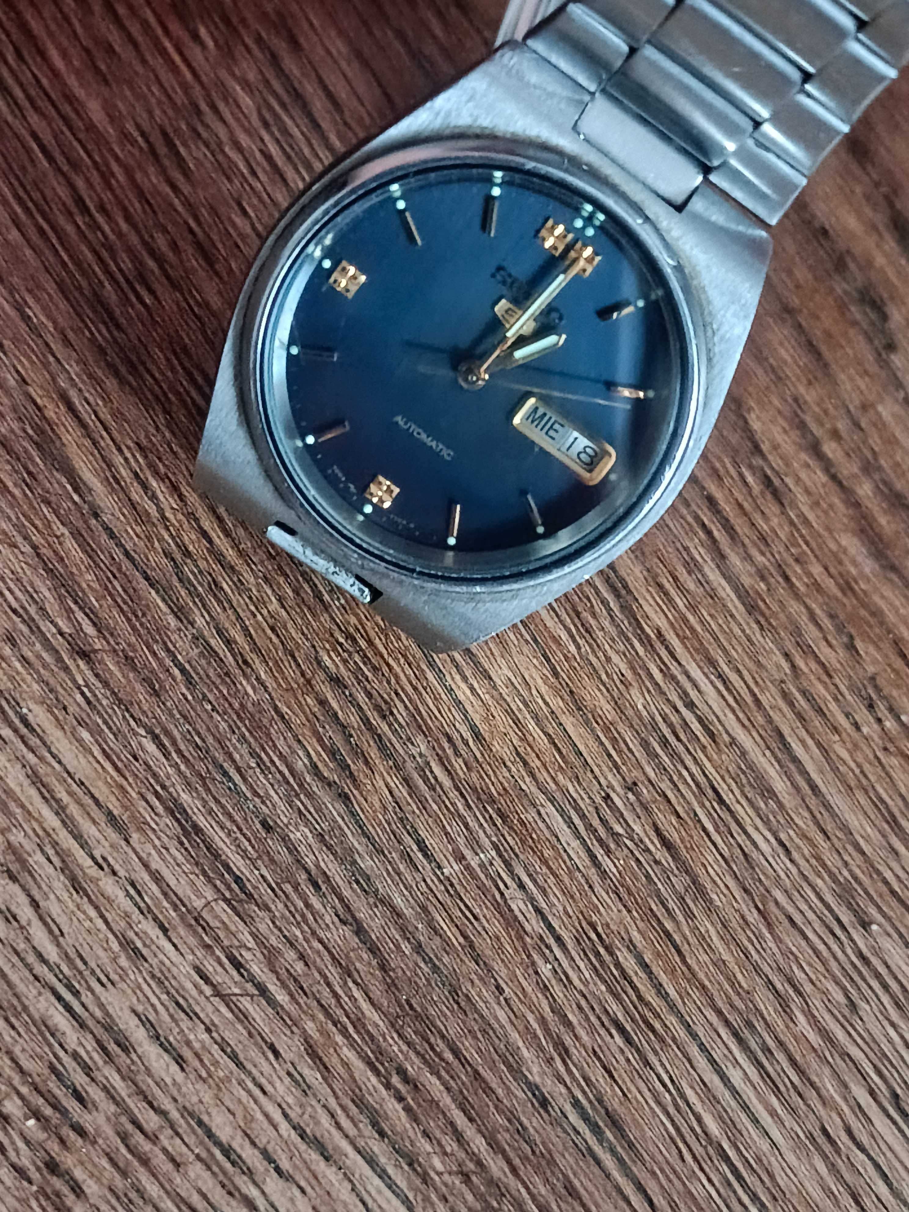 Sprzedam piękny męski zegarek Seiko 5 dual data na bransolecie