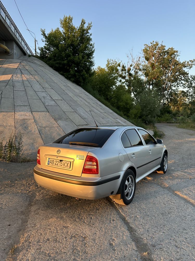 Skoda octavia tour 1.6 mpi
