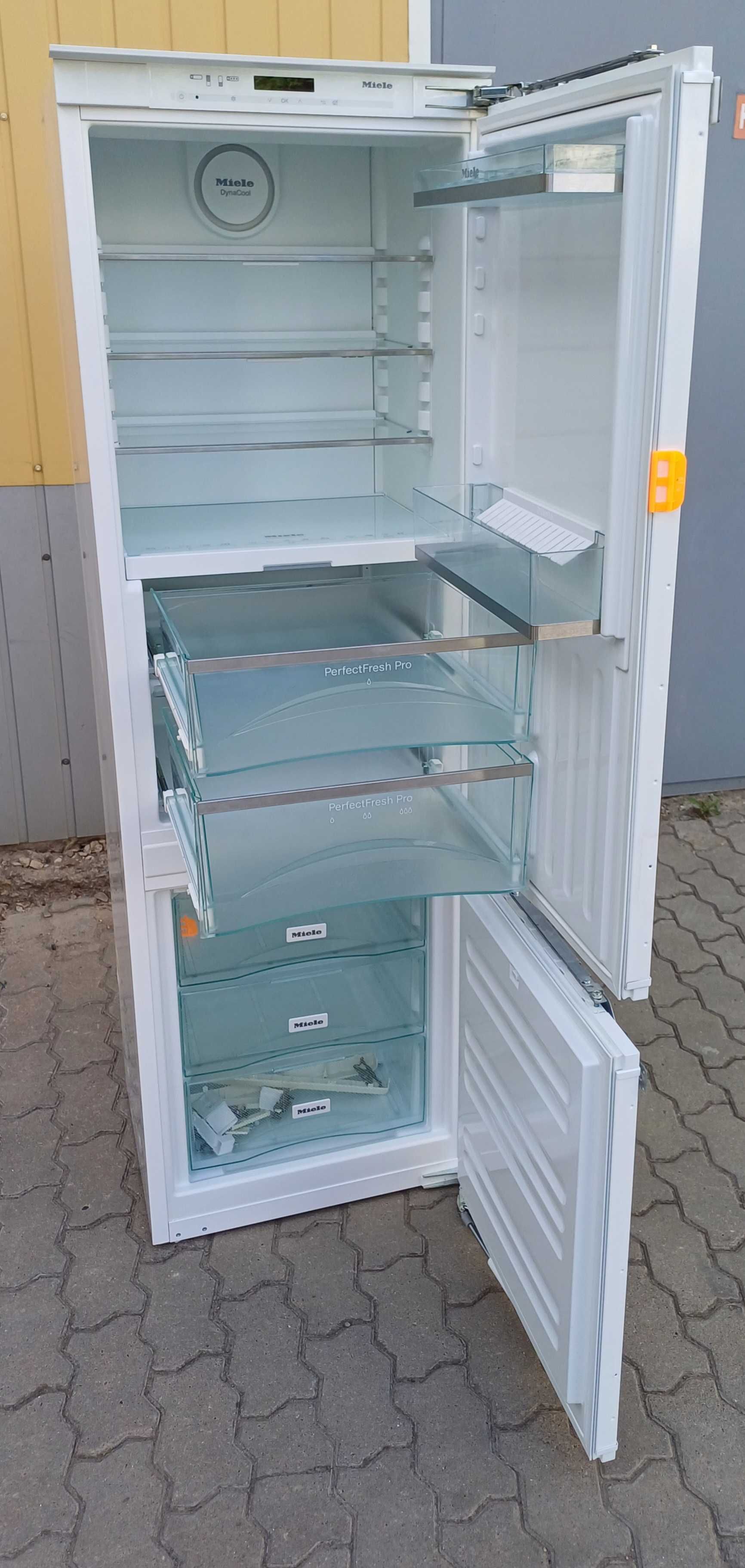 Вбудований холодильник Міле Miele KFN 37682 iD No Frost зона свіжості