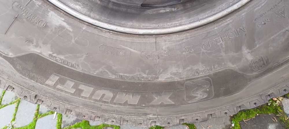 Opona 315/ 80 .22.5 Michelin