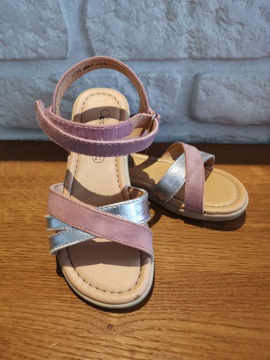 Sandałki dla dziewczynki r. 27