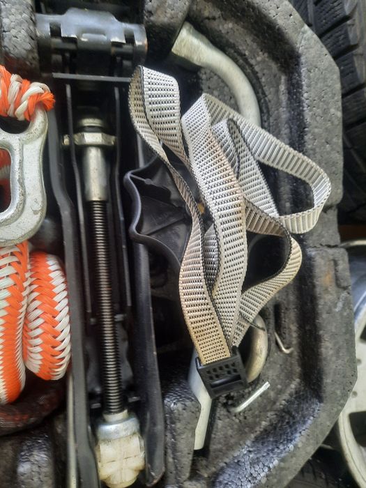 Органайзер запасного колеса skoda seat vw audi r15 5j70112115a