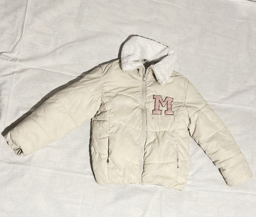 Стьобана куртка Dopo-dopo для дівчинки
Стан 8/10
На зріст 128 см.
7-8