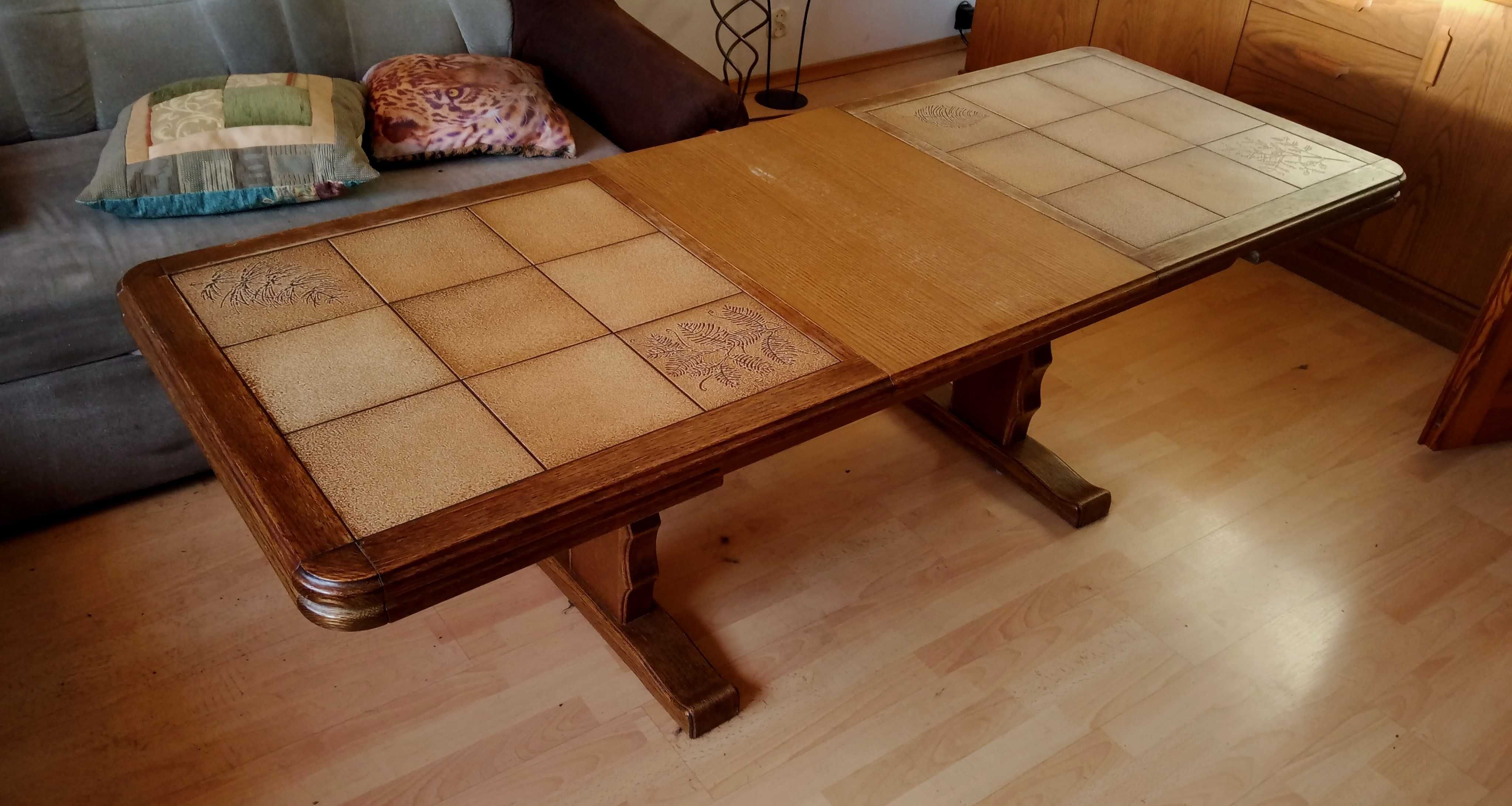 Stół drewniany  do salonu