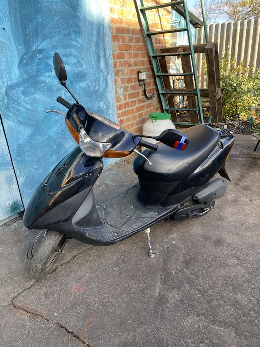 Скутер suzuki leds 2