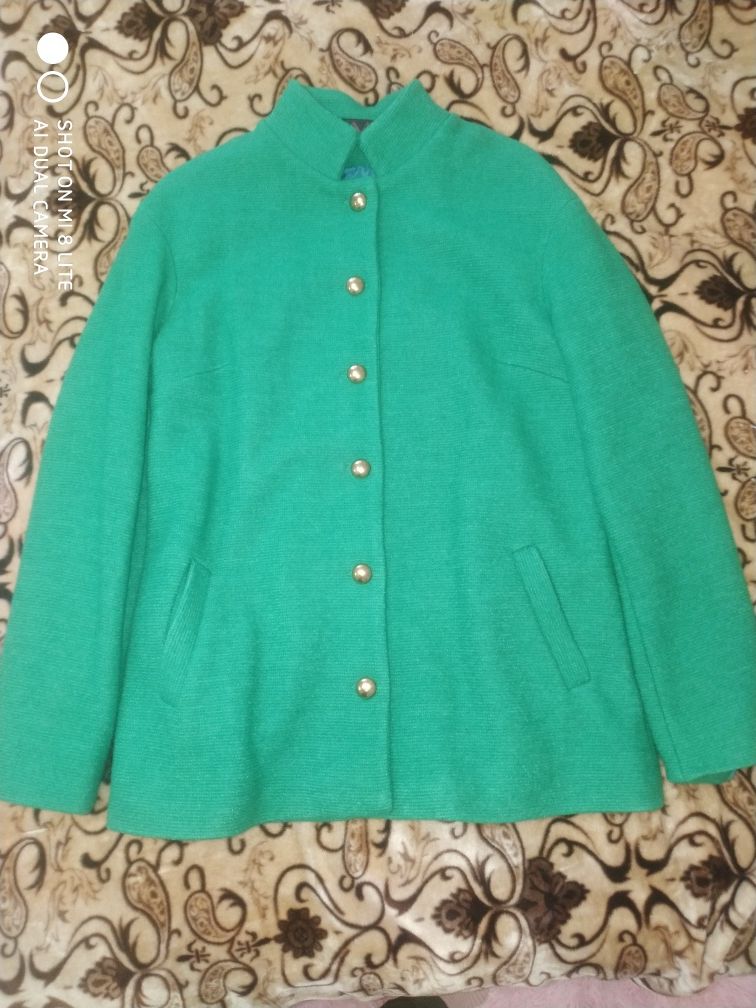Нове зелене пальто 44-48 р