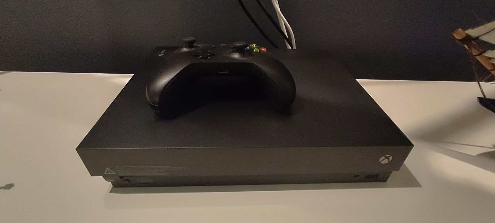 Sprzedam konsole Xbox one x