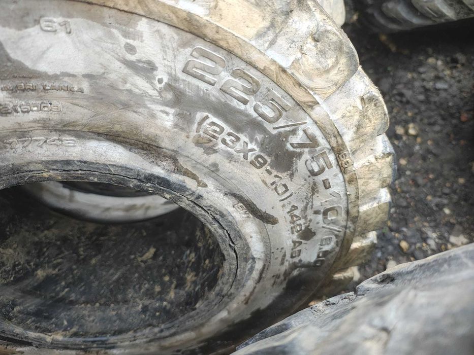 Opony przemysłowe pełne 225/75-10/6.50 i 23x9-10 Barum wózek widłowy