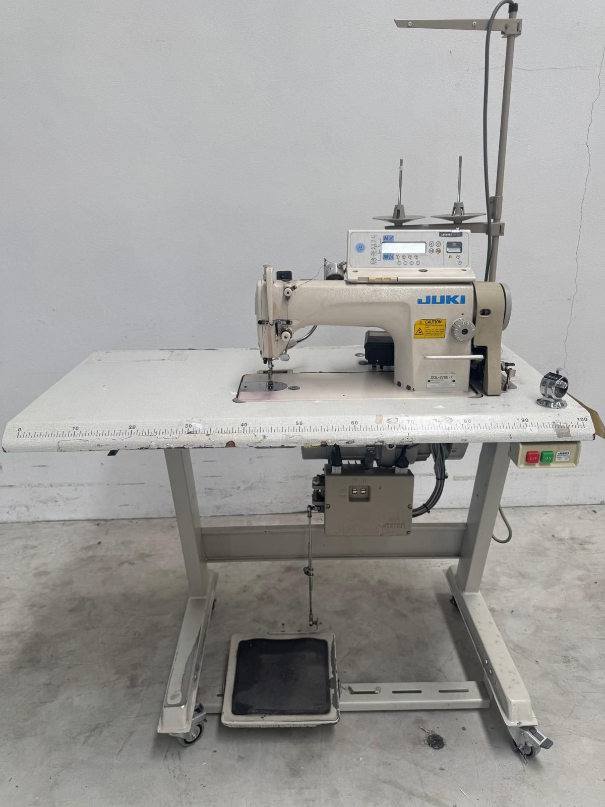 Máquina de ponto corrido