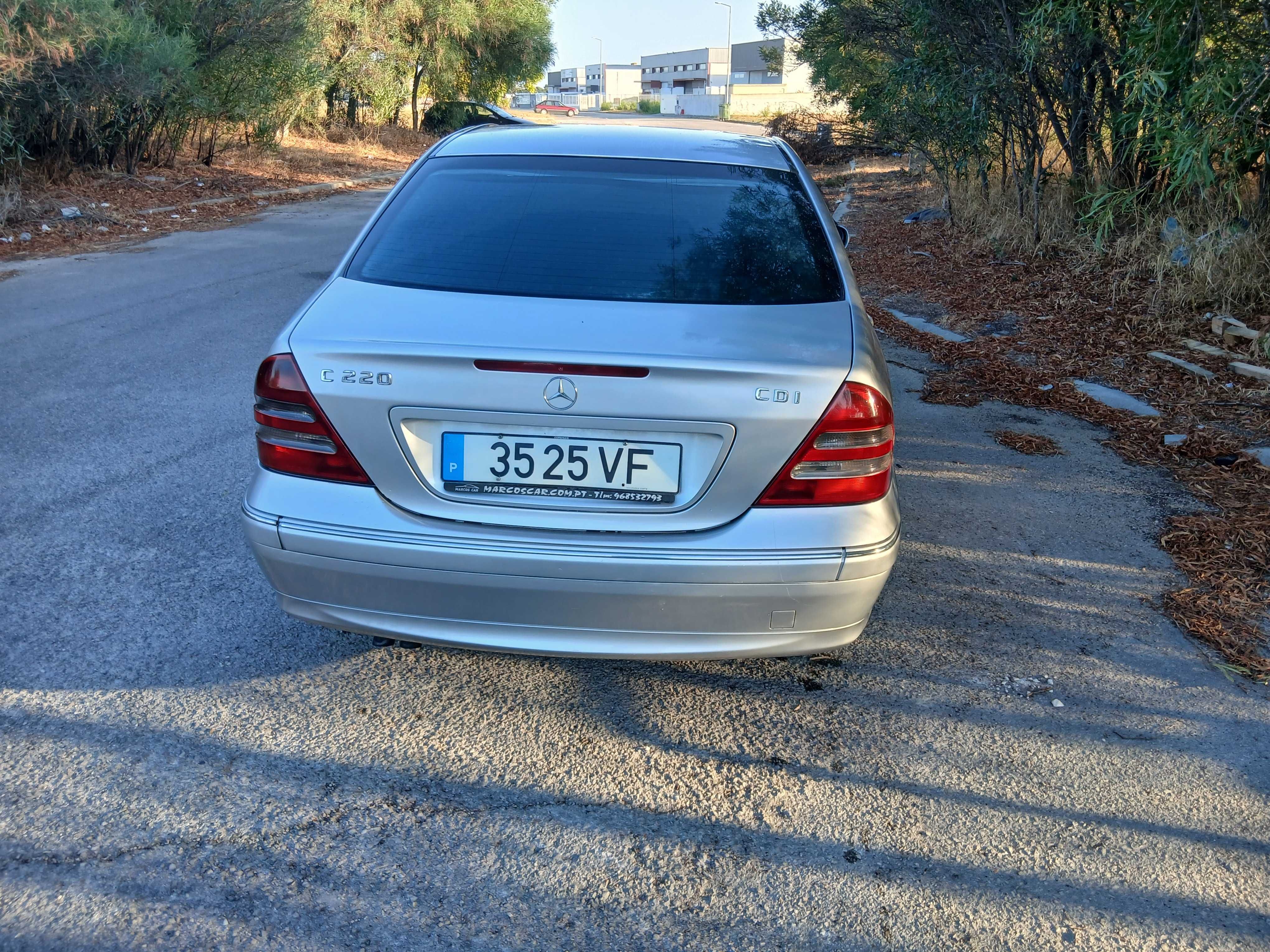 Troco carro por carrinha de trabalho