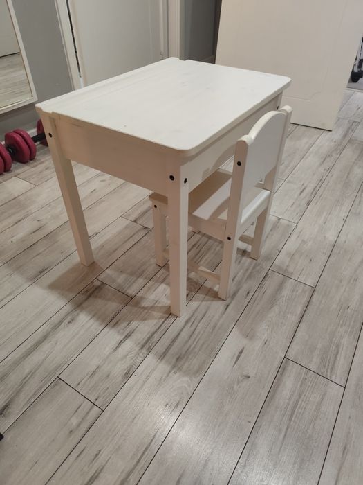 Sprzedam Ikea sundvik biurko i krzesełko.