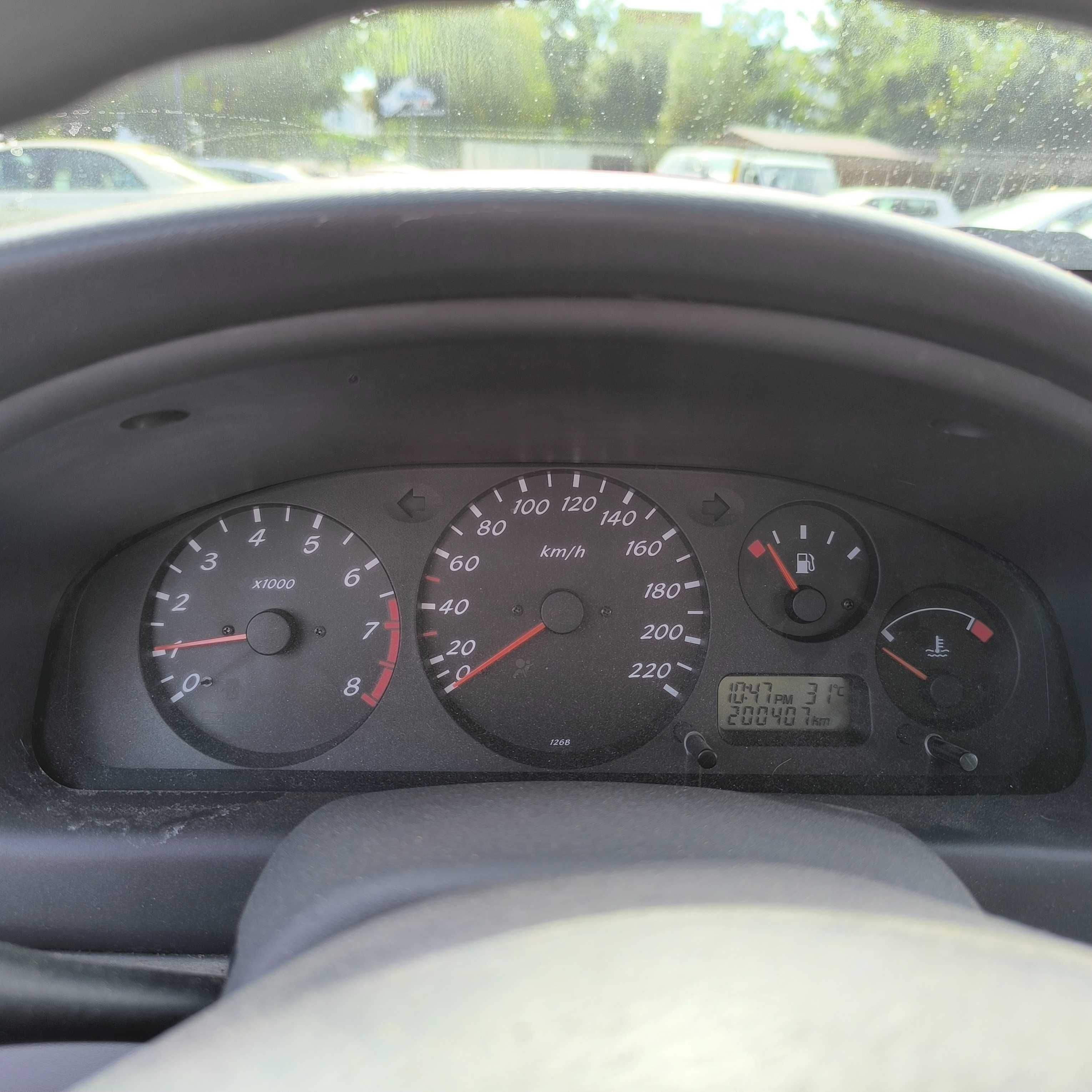 Nissan almera 1.8 benzyna do jazdy