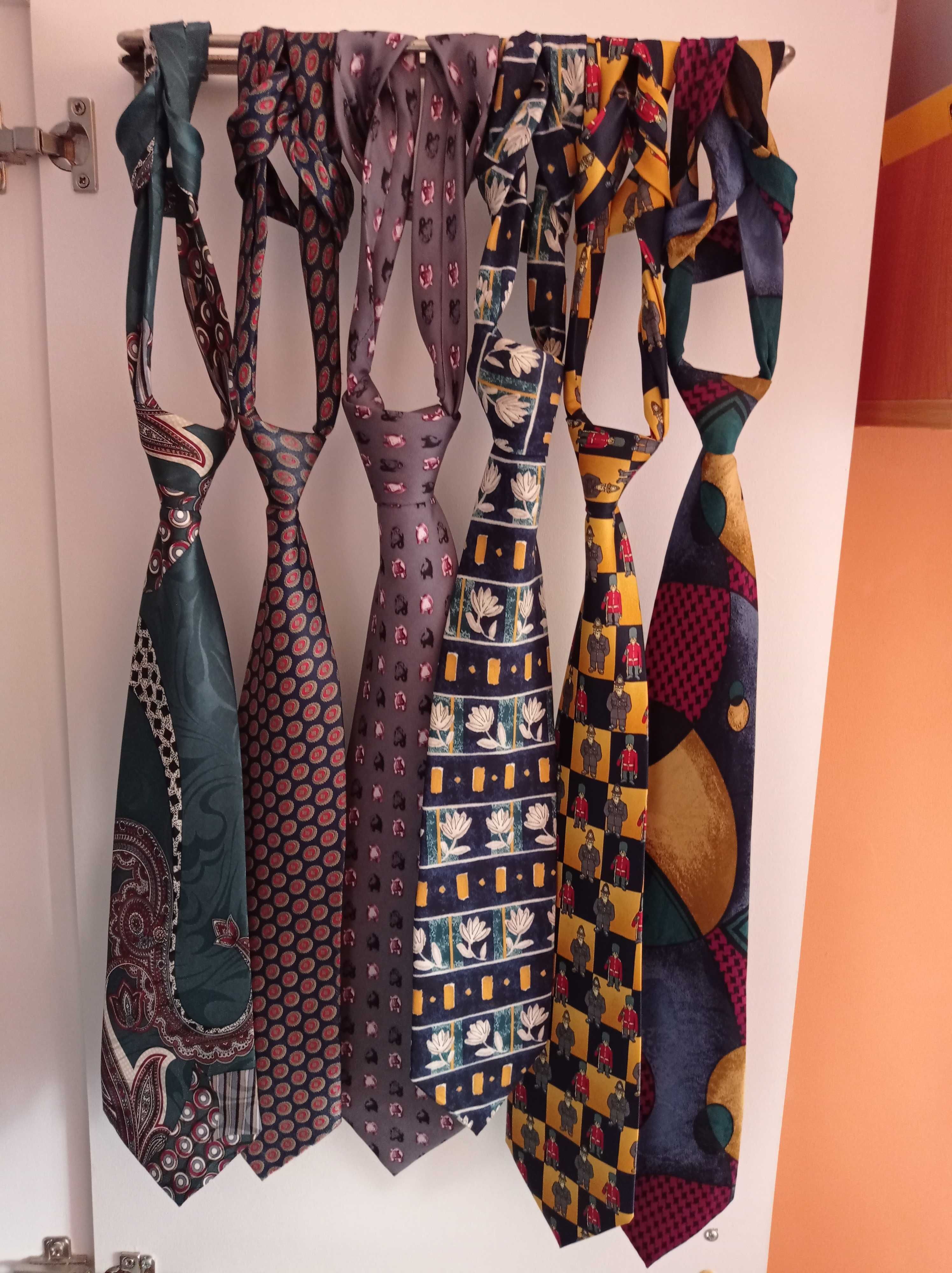 krawaty różne, kolory i wzory