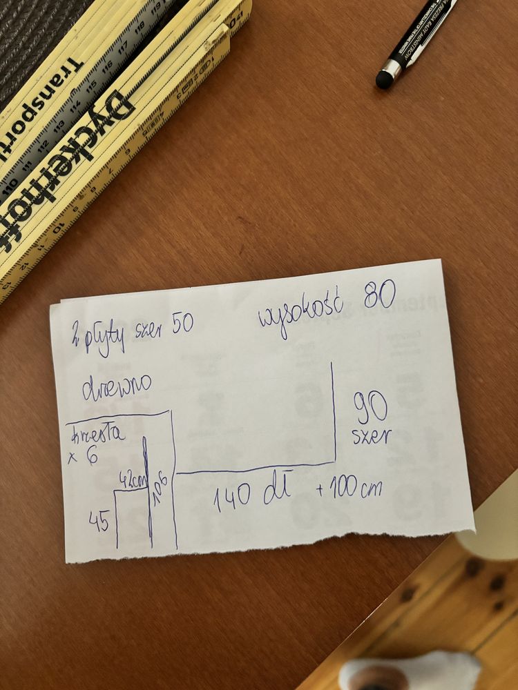 Drewniany stol i 6 krzeseł